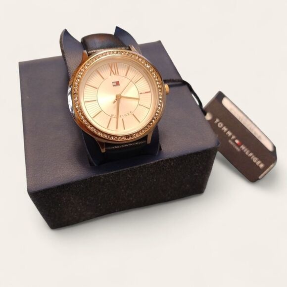 Tommy Hilfiger Rose Gold Bezel Watch 1781853 Leather Band 2016 NEW BATTERY NIB - Picture 1 of 16